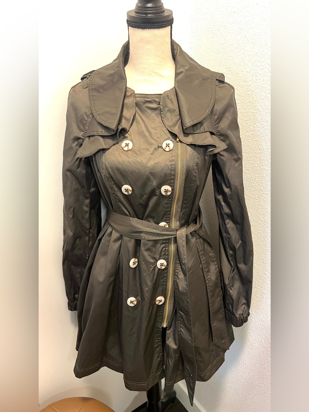 Preowned bronze color flare out style Elevenses trench coat/jacket size 6